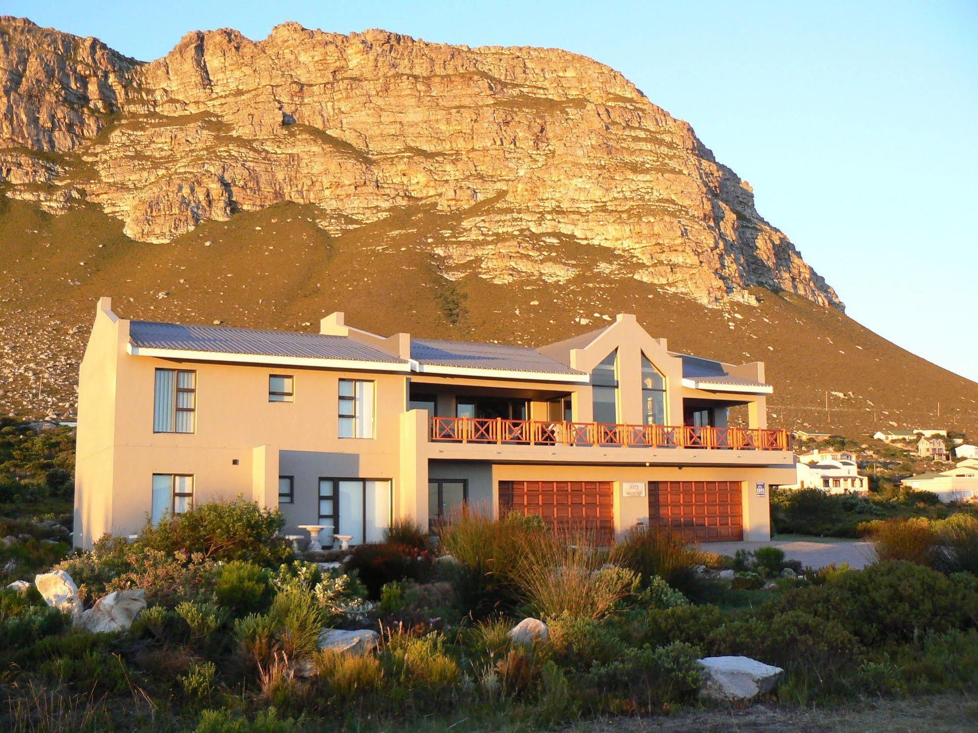 Van Den Berg'S Guesthouse Bettyʼs Bay Exterior foto