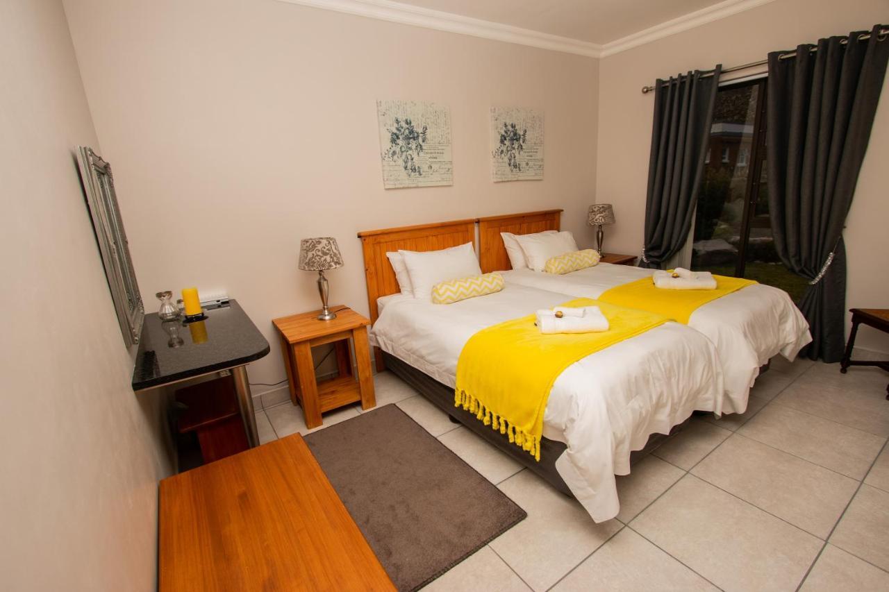 Van Den Berg'S Guesthouse Bettyʼs Bay Exterior foto